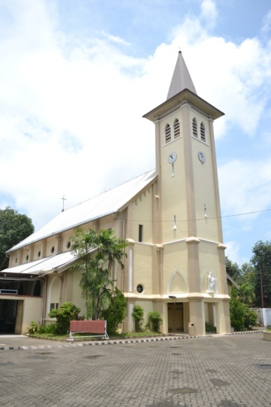 Gereja Katolik Makassar kebudayaan.kemdikbud.go .id